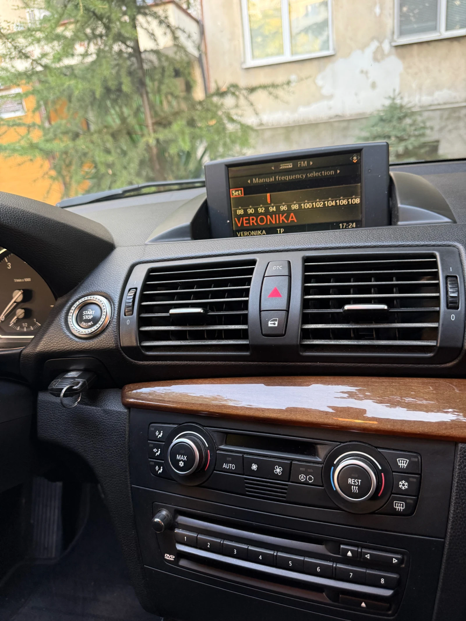 BMW 120 2.0, снимка 8 - Автомобили и джипове - 56155442