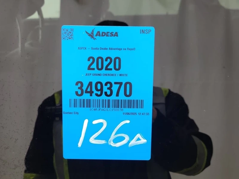 Jeep Grand cherokee * ALTITUDE * CARFAX * БЕЗ ПЪРВОНАЧАЛНА ВНОСКА, снимка 14 - Автомобили и джипове - 52639548