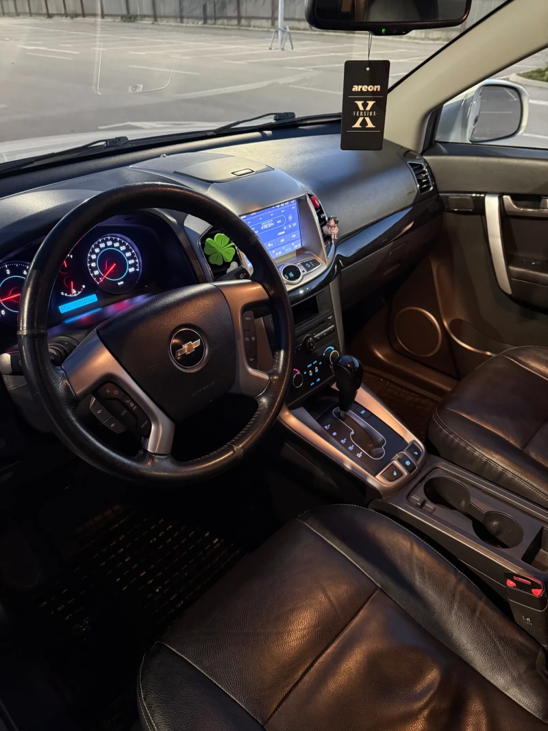 Chevrolet Captiva 2.2 VCDi 16V (184 кс) AWD, снимка 15 - Автомобили и джипове - 52793821
