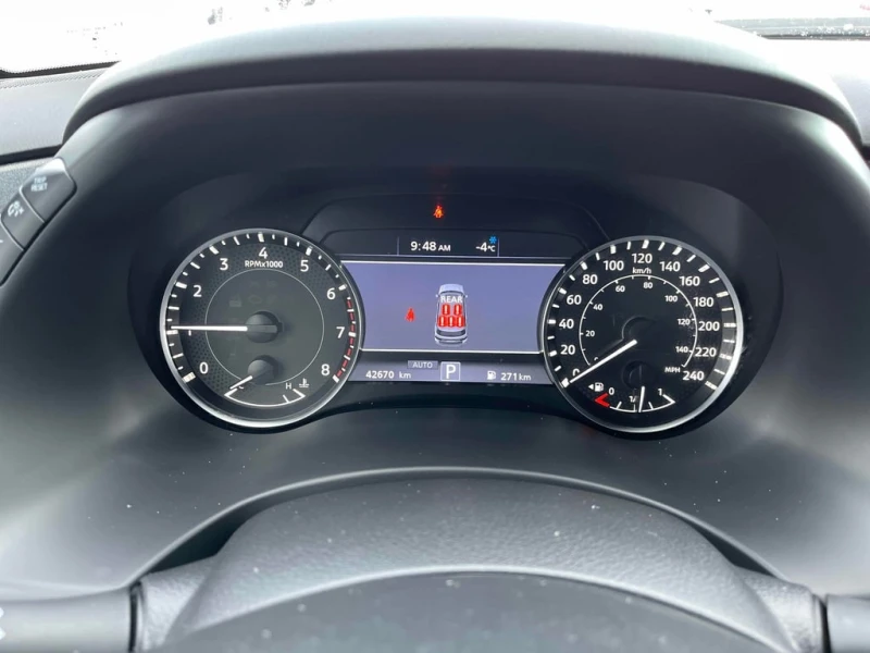 Nissan Armada * SL * CARFAX * БЕЗ ПЪРВОНАЧАЛНА ВНОСКА, снимка 8 - Автомобили и джипове - 52950372