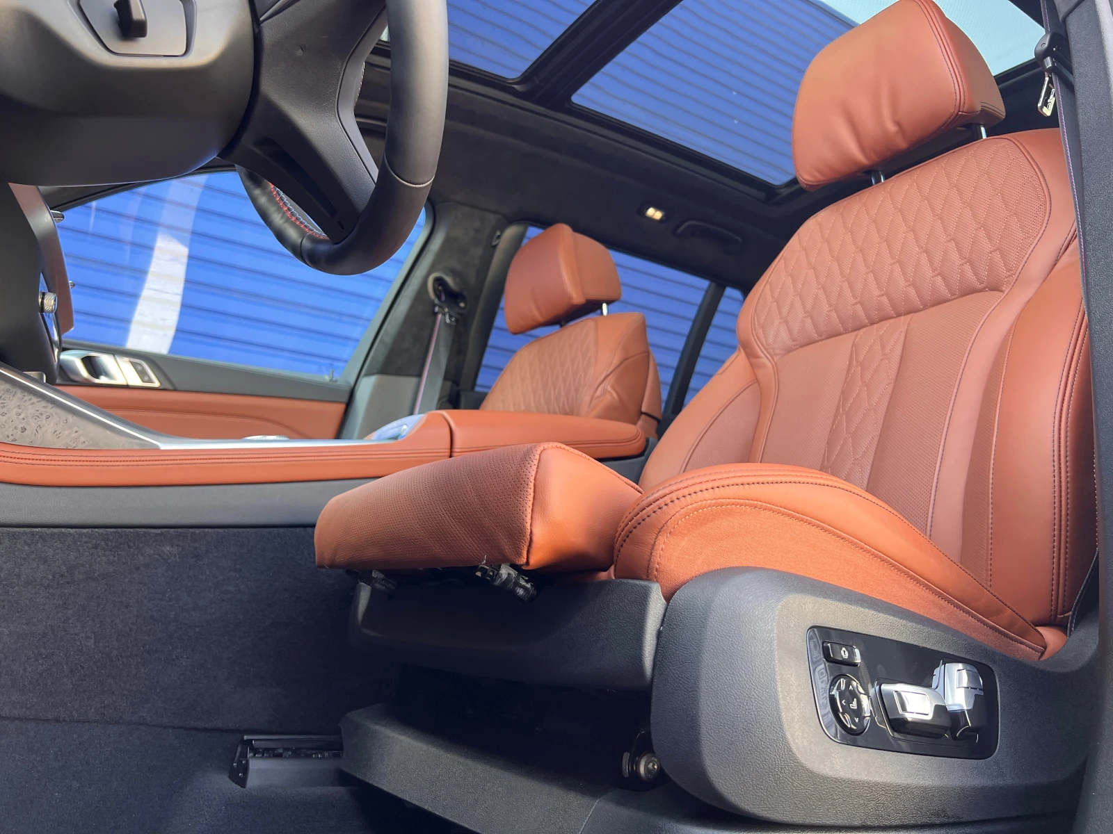 BMW X7 M60i xDrive - изображение 9