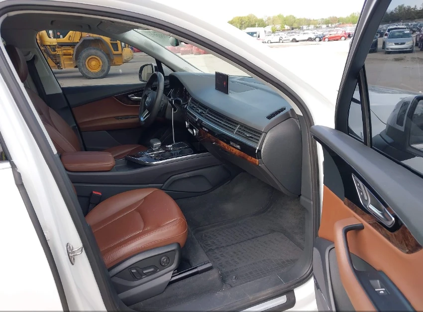 Audi Q7 55 PREMIUM PLUS* ДИГИТАЛНО ТАБЛО* ОБДУХВАНЕ* ПОДГР - изображение 7