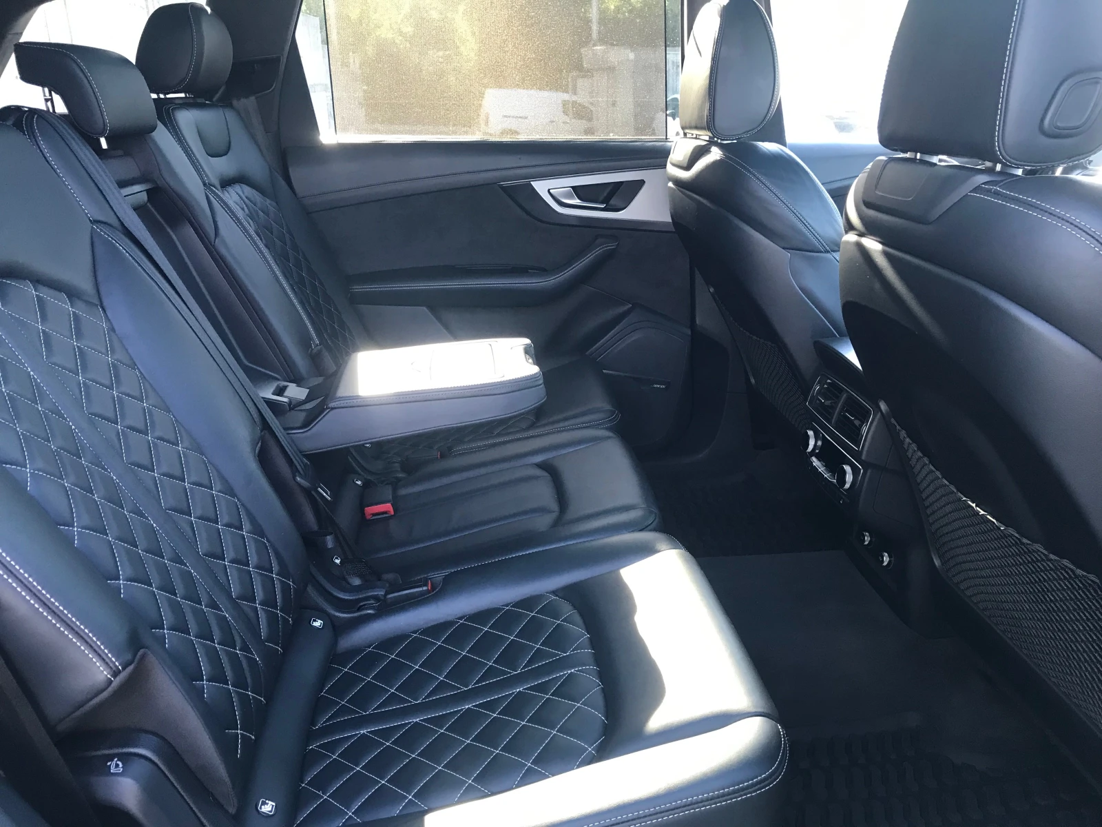 Audi SQ7 Sline/4x4/PANO/KAM/NAVI/HeadUP/Night/MULTY/Full .  - изображение 10