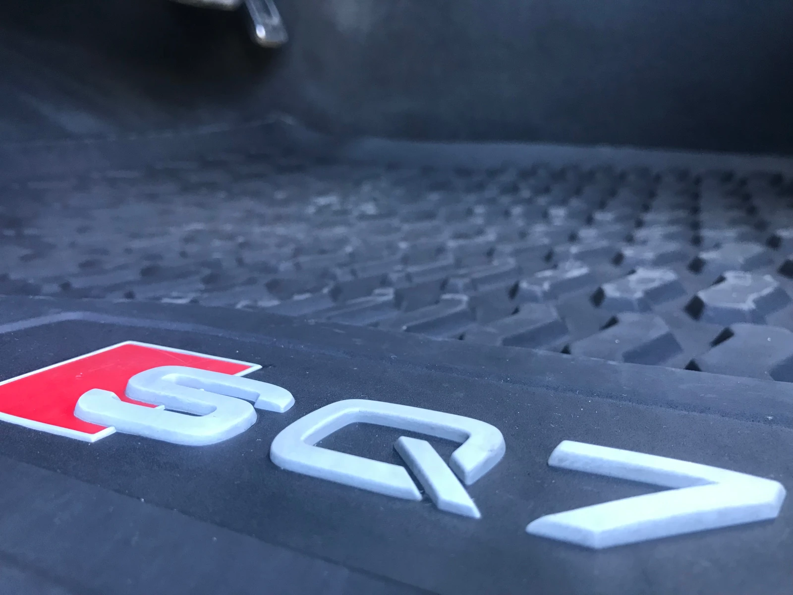Audi SQ7 Sline/4x4/PANO/KAM/NAVI/HeadUP/Night/MULTY/Full .  - изображение 2