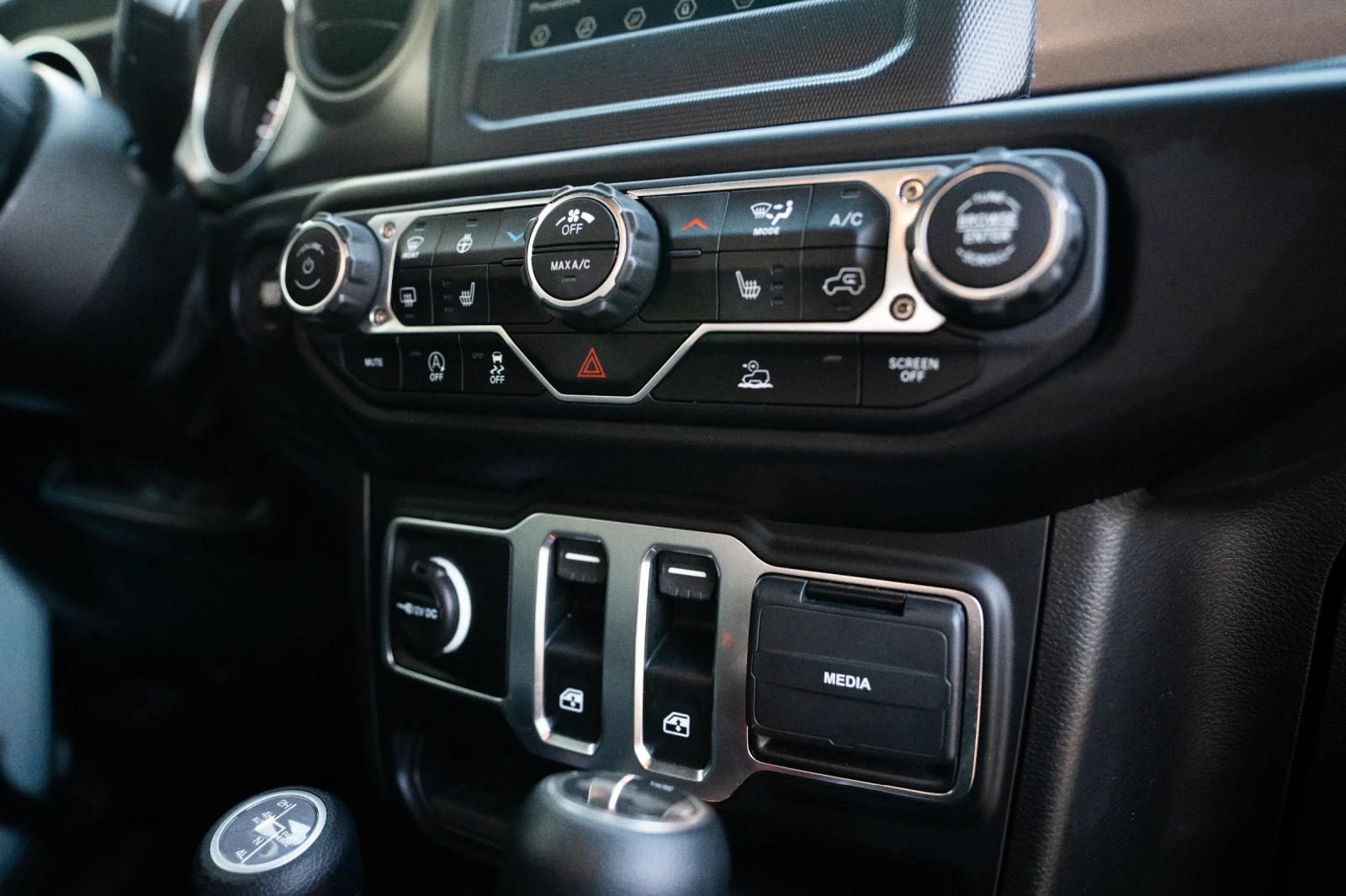 Jeep Wrangler Jeep Wrangler 2024г. 17 000км , снимка 9 - Автомобили и джипове - 53725681