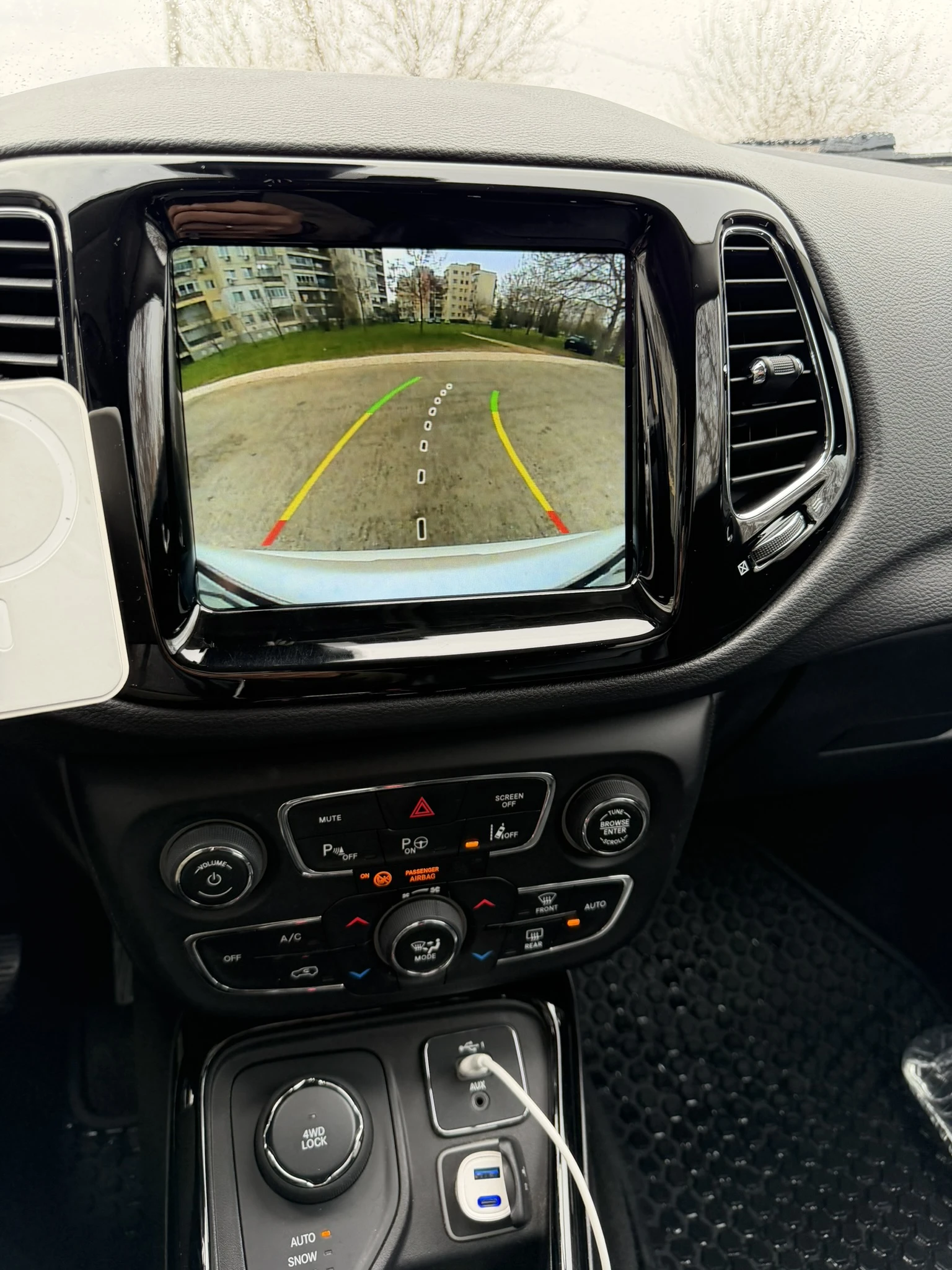 Jeep Compass 2.0D 4X4 LIMITED, снимка 14 - Автомобили и джипове - 53934119