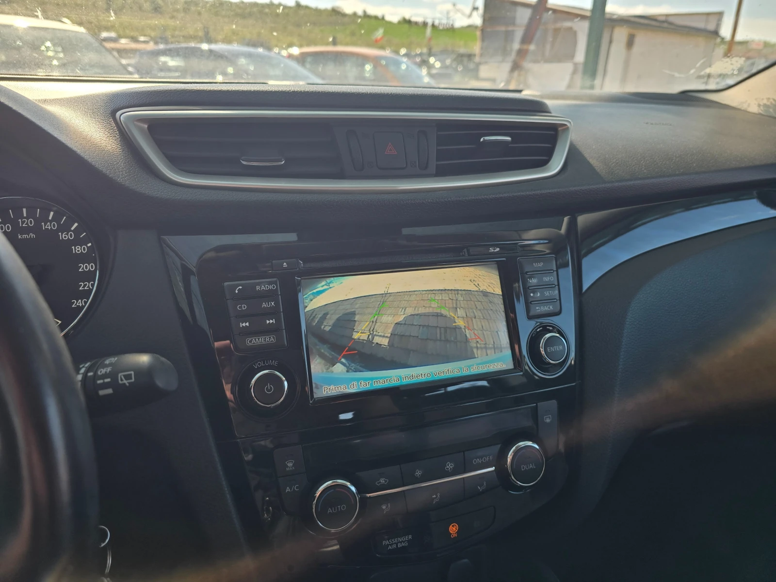 Nissan Qashqai 1.5DCi= Navi= Camera, снимка 5 - Автомобили и джипове - 54321637