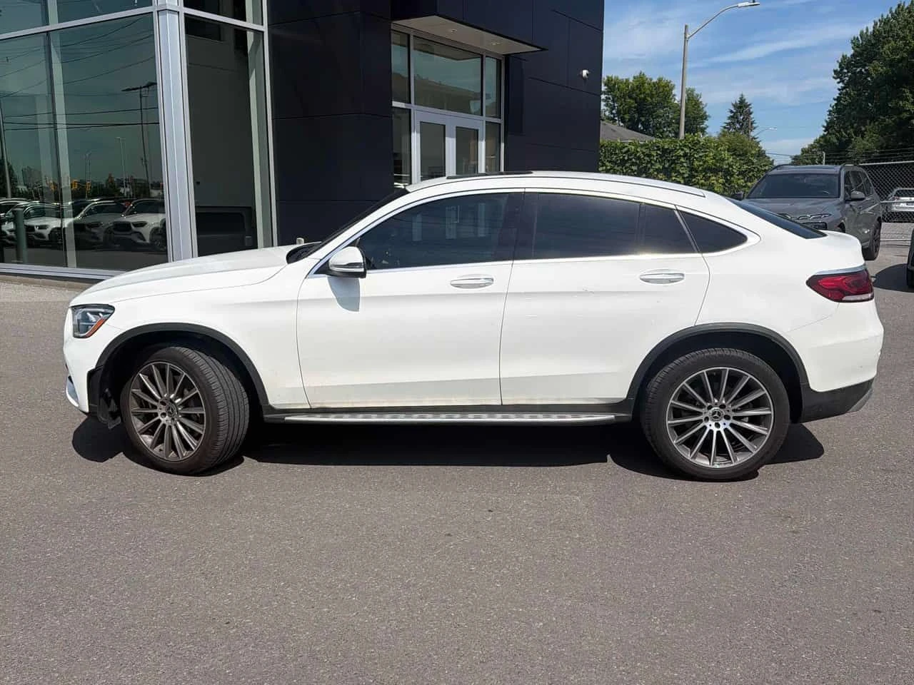 Mercedes-Benz GLC 300 COUPE * ПОДГРЕВИ * PANO * АВТОКРЕДИТ * CARFAX, снимка 13 - Автомобили и джипове - 55073995