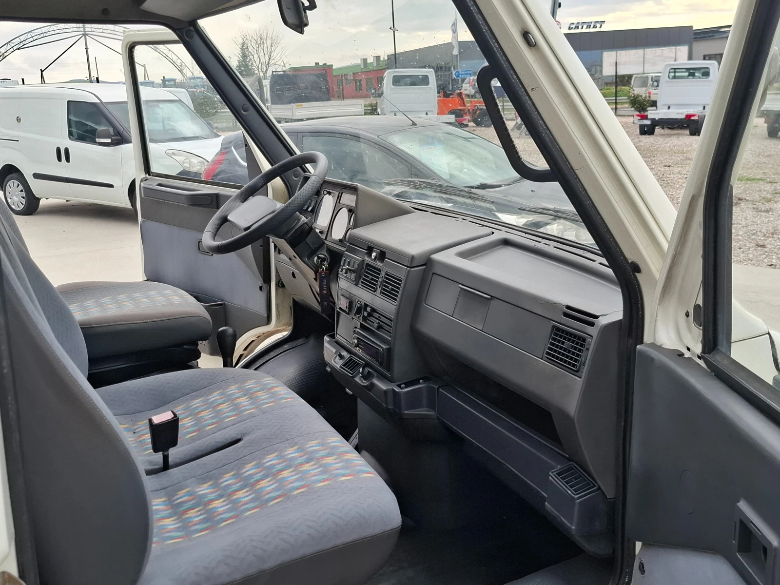 Iveco Daily До3.5т/2.8TD/Клима/Хладилен - изображение 8