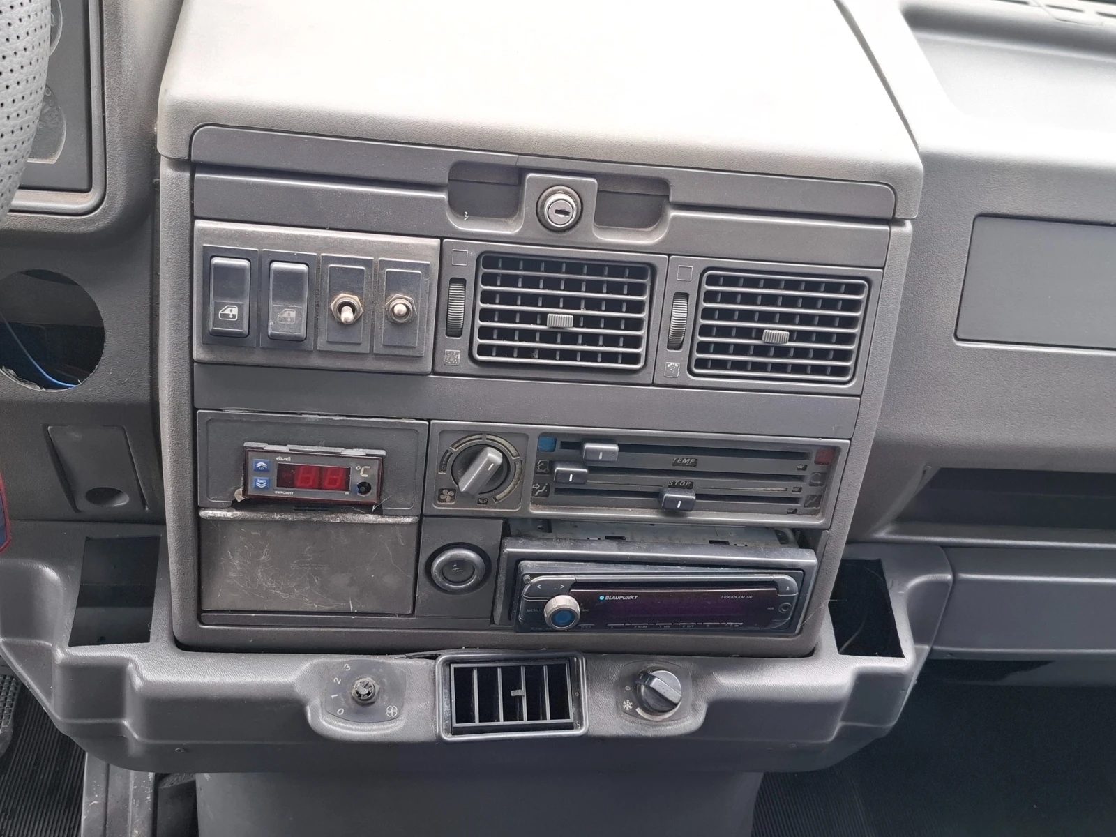 Iveco Daily До3.5т/2.8TD/Клима/Хладилен - изображение 7