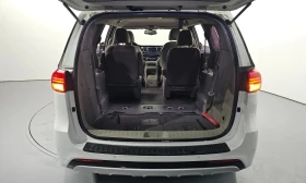 Kia Carnival 7-Seater Limousine Magic Space, снимка 17