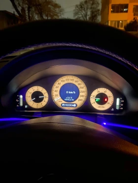 Mercedes-Benz E 280 E320, снимка 3