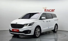 Kia Carnival 7-Seater Limousine Magic Space