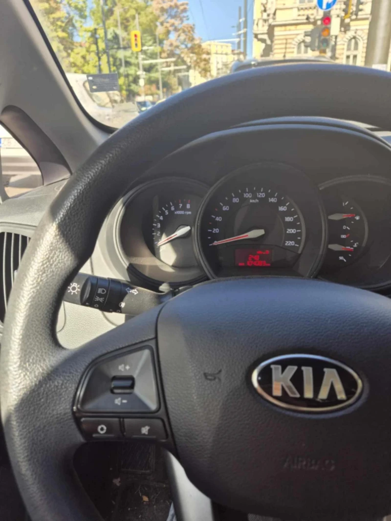 Kia Rio, снимка 7 - Автомобили и джипове - 47678576