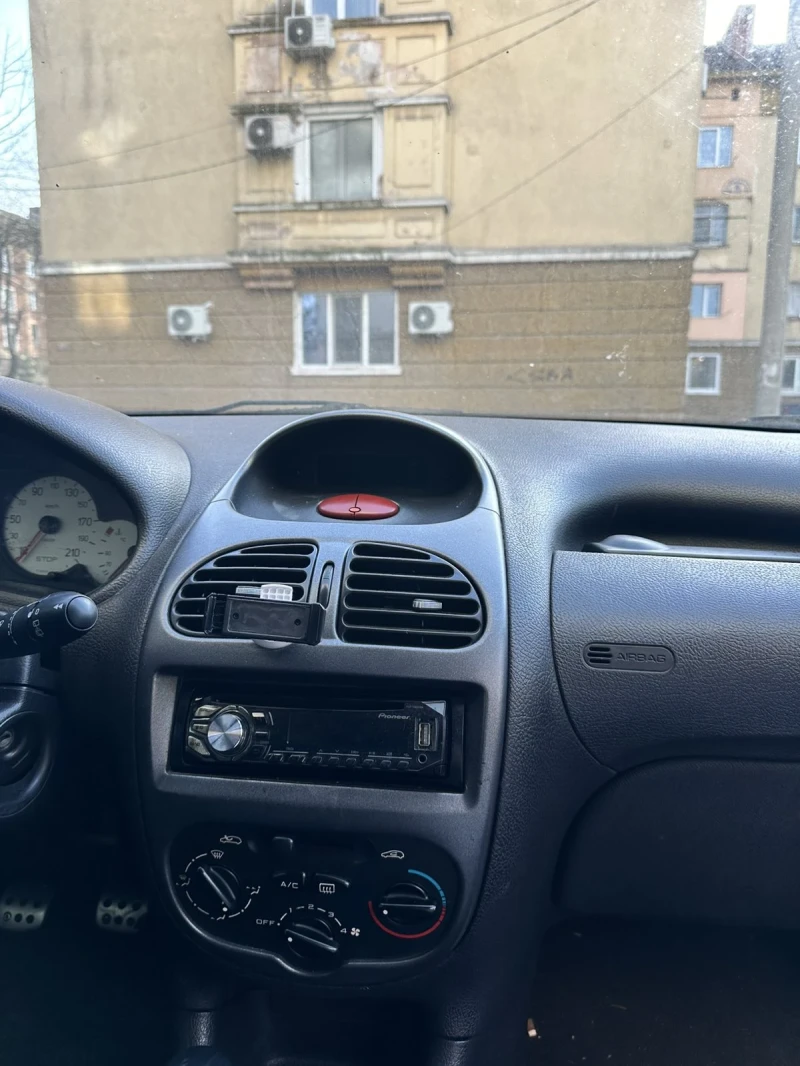 Peugeot 206, снимка 7 - Автомобили и джипове - 48932539