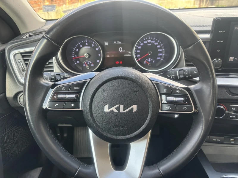 Kia Ceed Комби-1.5-160 кс турбо фейс промоция 33000 лв , снимка 8 - Автомобили и джипове - 49759647