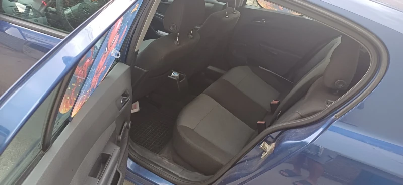 Opel Astra 1.7 cdti, снимка 9 - Автомобили и джипове - 52216843