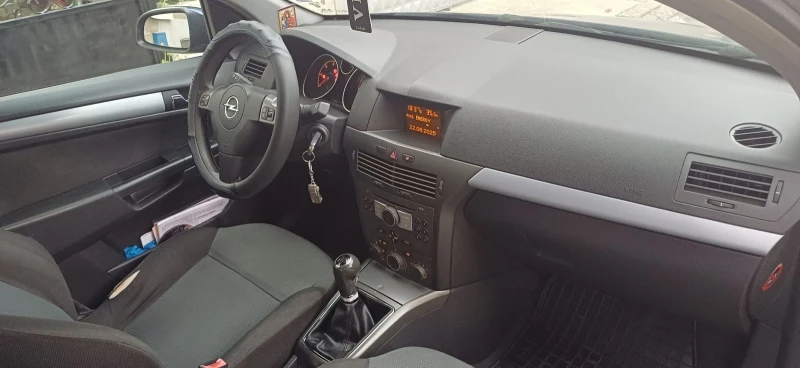 Opel Astra 1.7 cdti, снимка 8 - Автомобили и джипове - 52216843