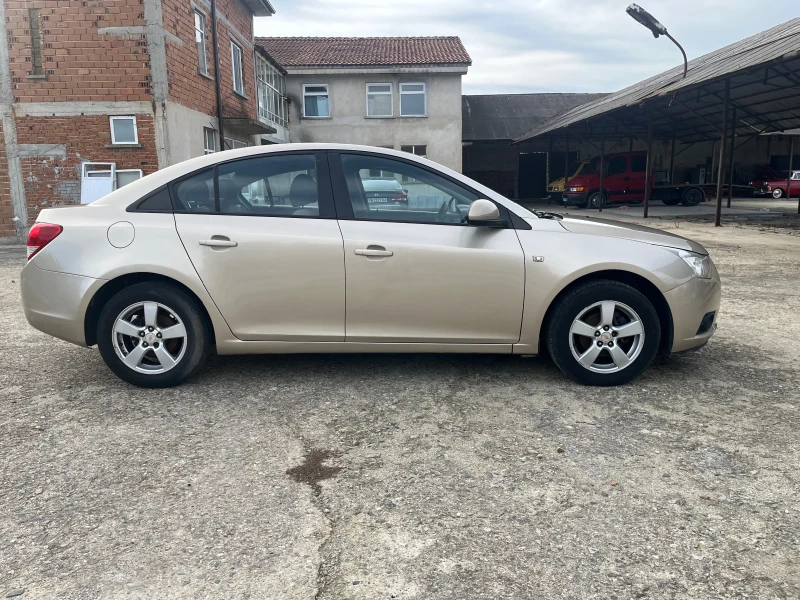 Chevrolet Cruze 1.6LS, снимка 5 - Автомобили и джипове - 52450013