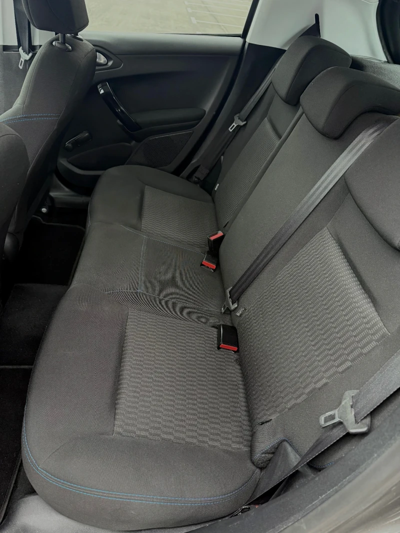 Peugeot 208, снимка 9 - Автомобили и джипове - 52615905