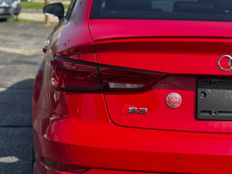 Audi S3 2.0TFSI quattro Technik* АвтоКредит* (Цена до БГ) , снимка 10 - Автомобили и джипове - 53388405