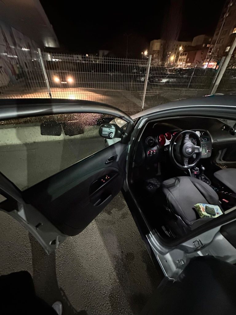 Seat Altea 1.9 TDI, снимка 9 - Автомобили и джипове - 44717305
