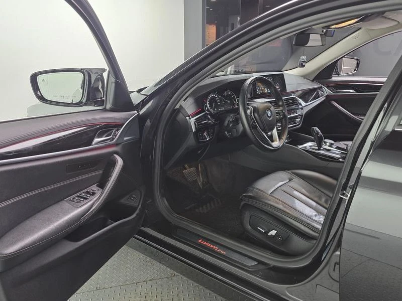 BMW 520 520d Luxury Special Edition| 190к.с.| ВКЛ.ТЕХНОТЕС, снимка 10 - Автомобили и джипове - 55221475