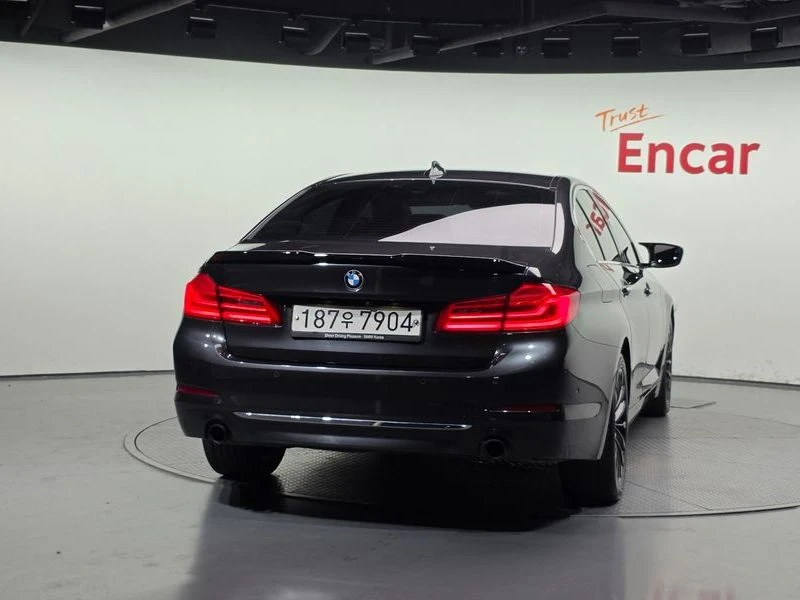 BMW 520 520d Luxury Special Edition| 190к.с.| ВКЛ.ТЕХНОТЕС, снимка 4 - Автомобили и джипове - 55221475