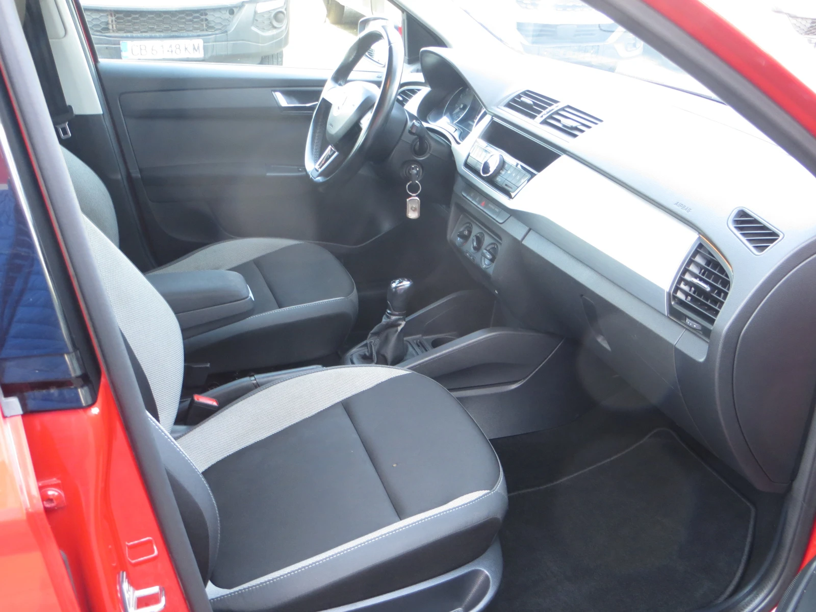 Skoda Fabia 1.0 Euro 6b N1 | Mobile.bg   11