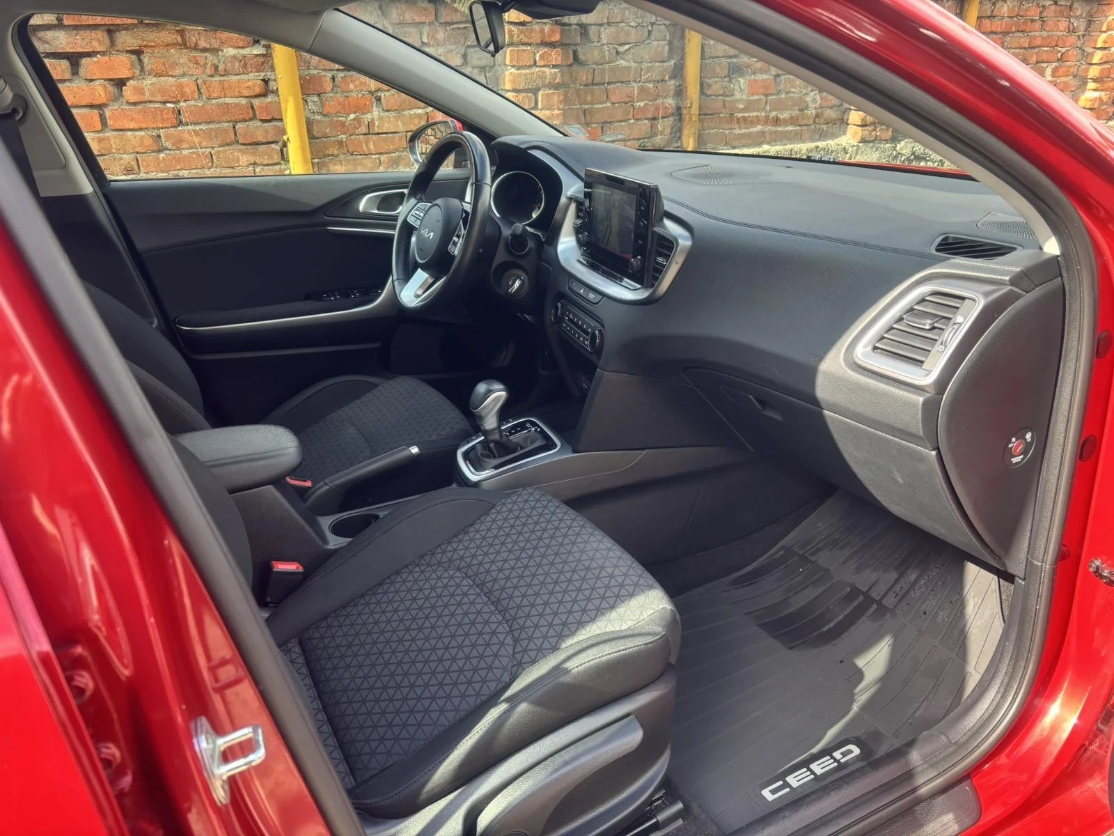 Kia Ceed Комби-1.5-160 кс турбо фейс - изображение 9
