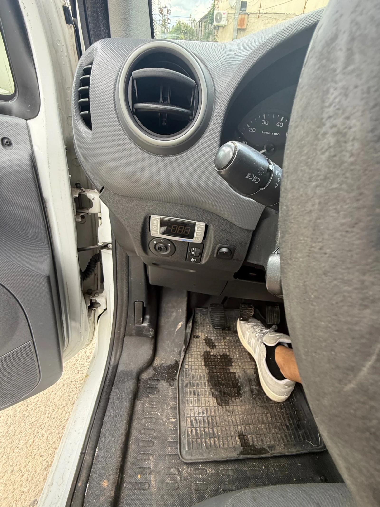 Citroen Berlingo 1.6 хди хладилен  - изображение 5