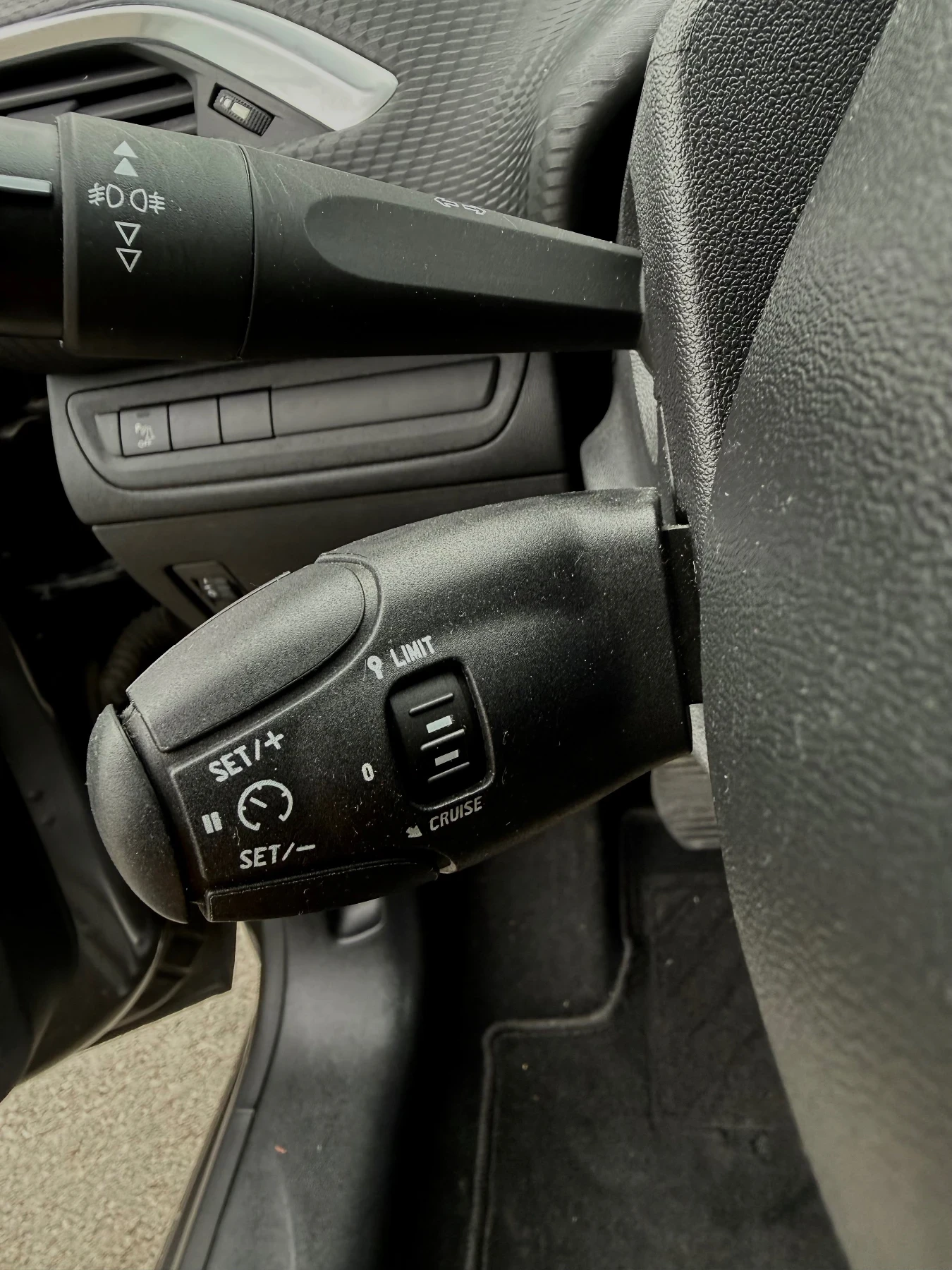 Peugeot 208 | Mobile.bg   7