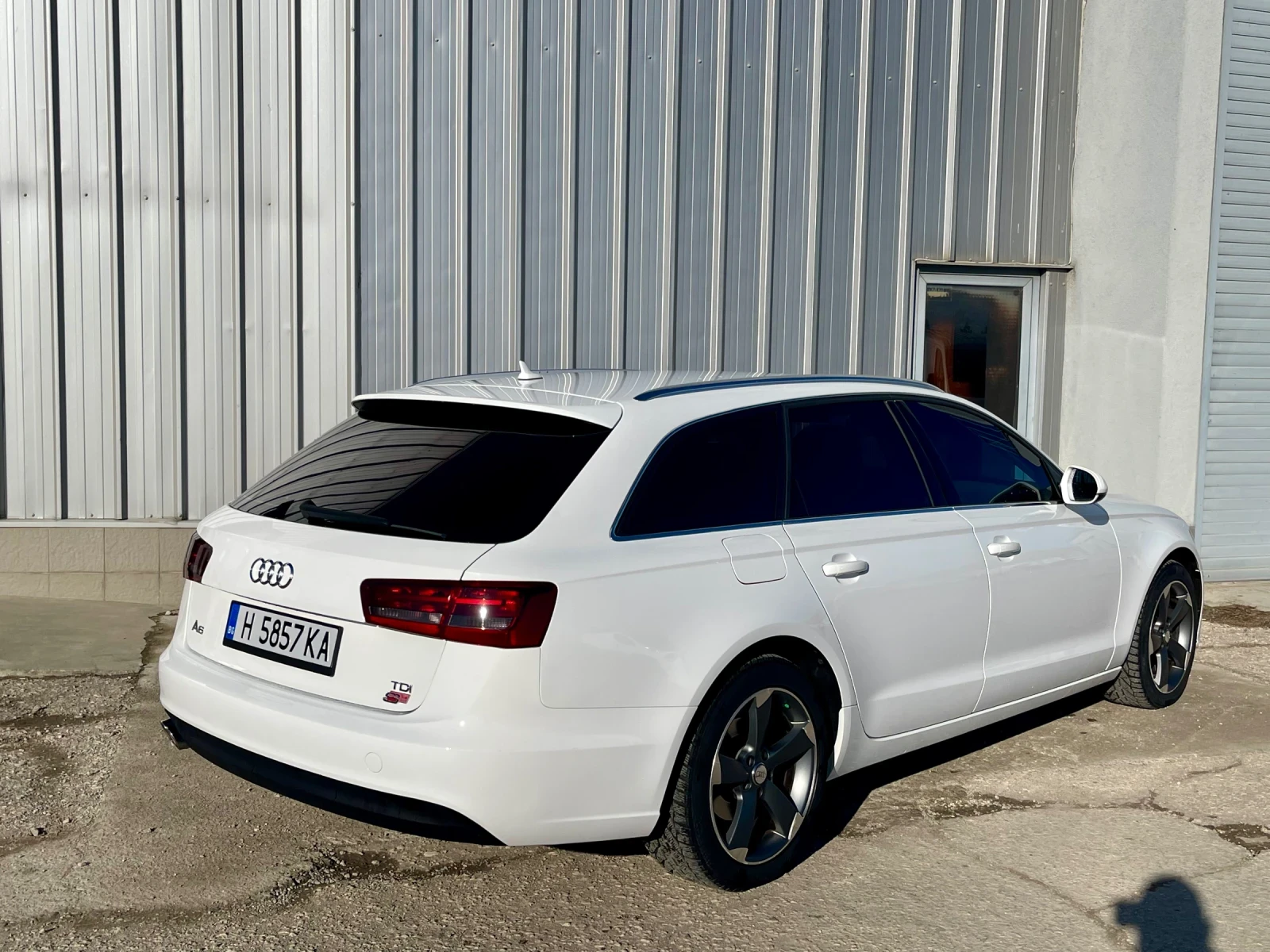 Audi A6 2.0TDi-Автоматик - изображение 7