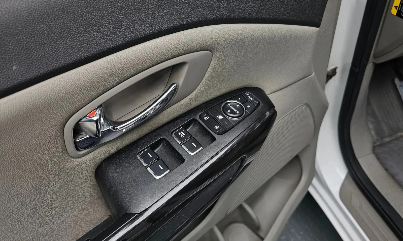 Kia Carnival 7-Seater Limousine Magic Space, снимка 11 - Автомобили и джипове - 53722285