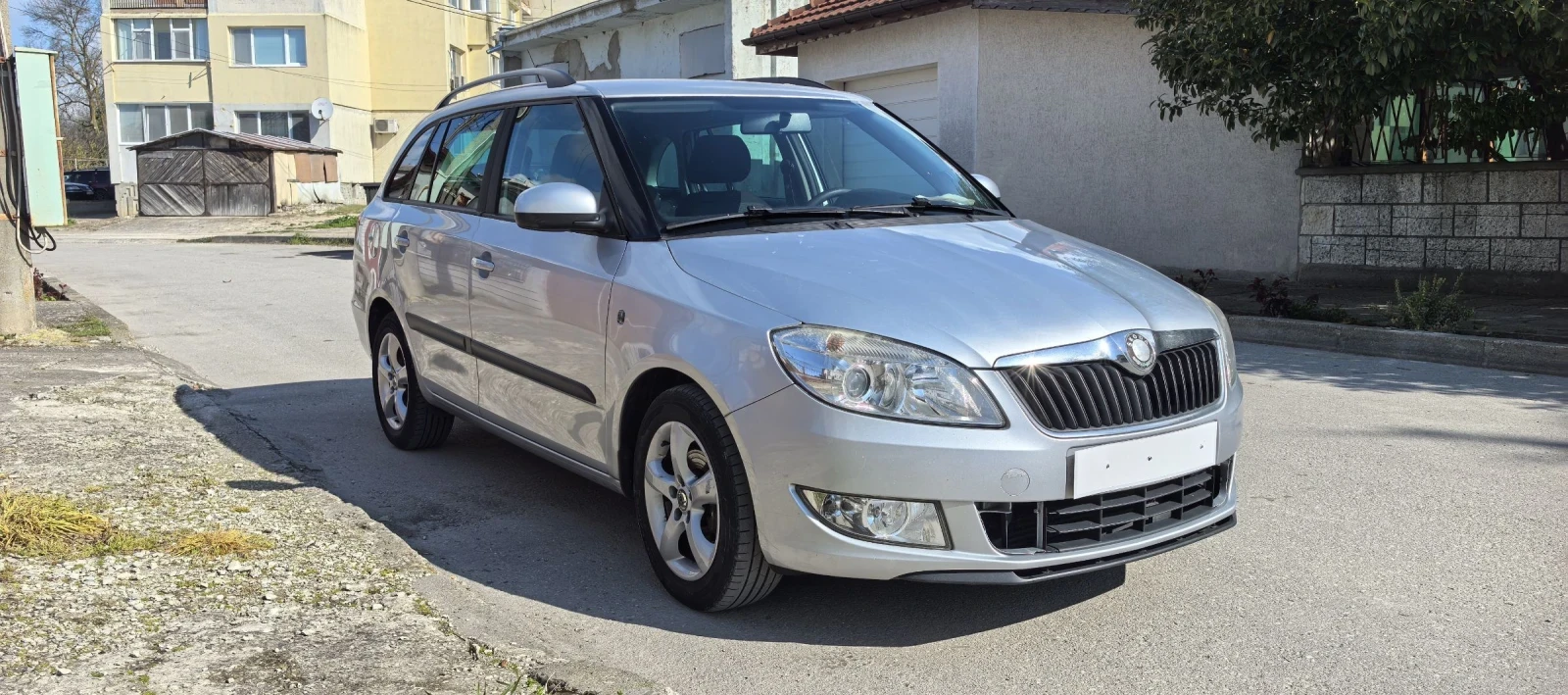 Skoda Fabia 1.2дизел, снимка 2 - Автомобили и джипове - 54235885