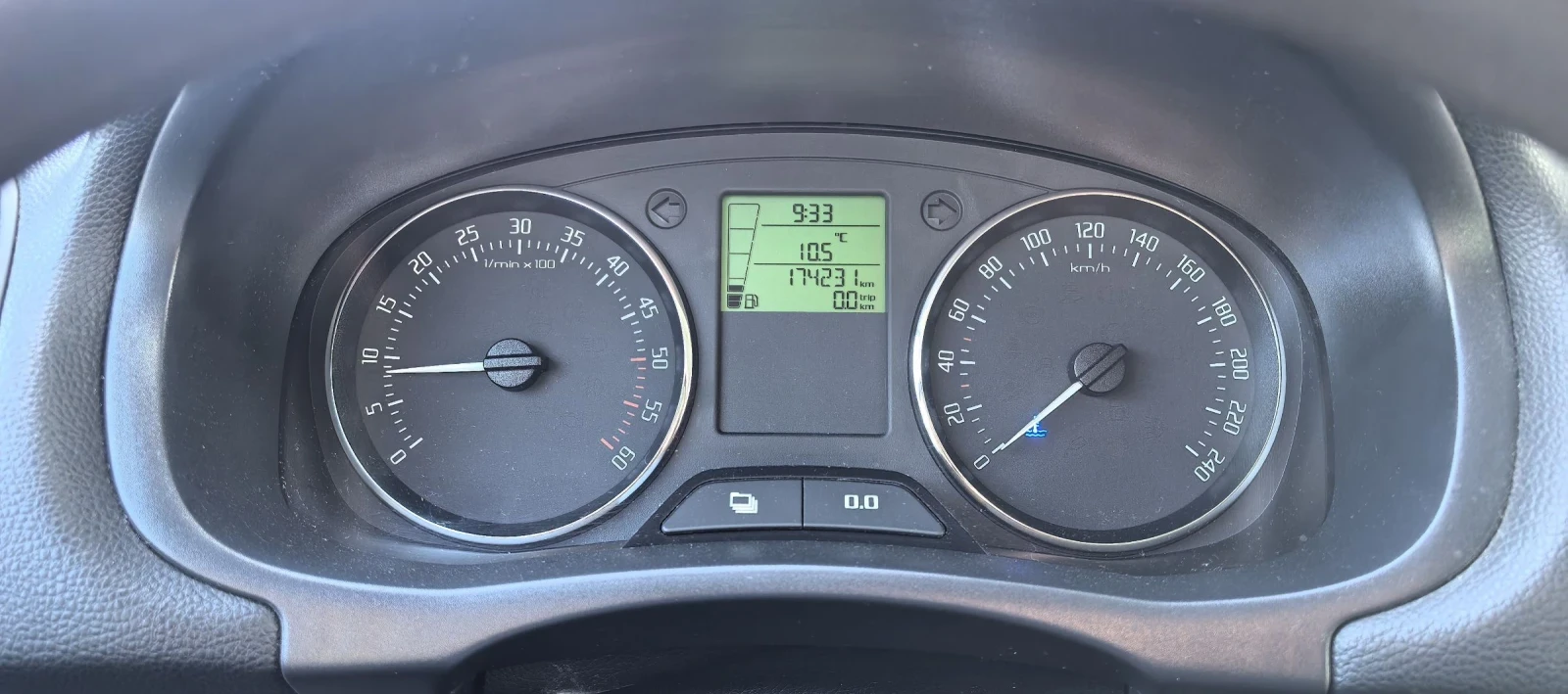 Skoda Fabia 1.2дизел, снимка 7 - Автомобили и джипове - 54235885