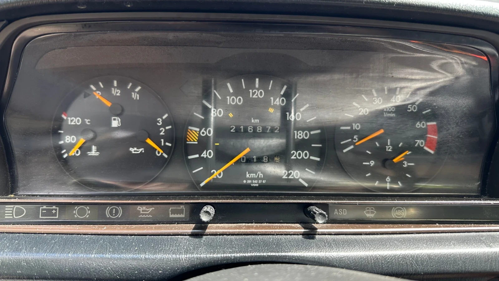 Mercedes-Benz 190, снимка 14 - Автомобили и джипове - 54554359