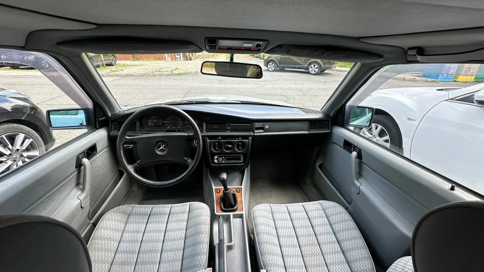 Mercedes-Benz 190, снимка 13 - Автомобили и джипове - 54554359