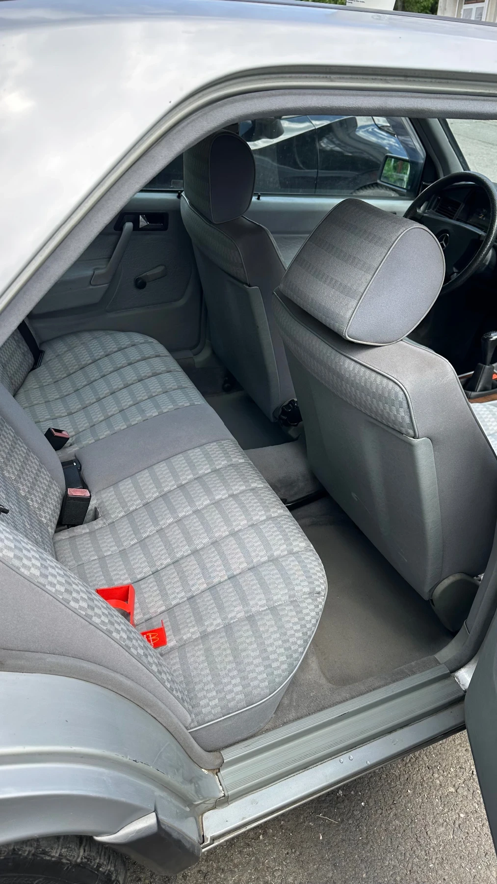 Mercedes-Benz 190, снимка 11 - Автомобили и джипове - 54554359