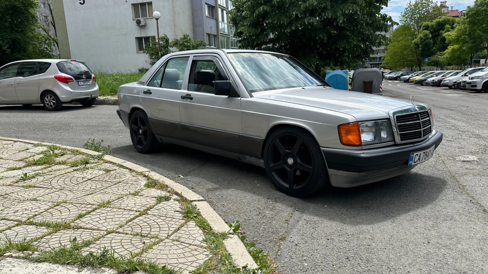 Mercedes-Benz 190, снимка 2 - Автомобили и джипове - 54554359