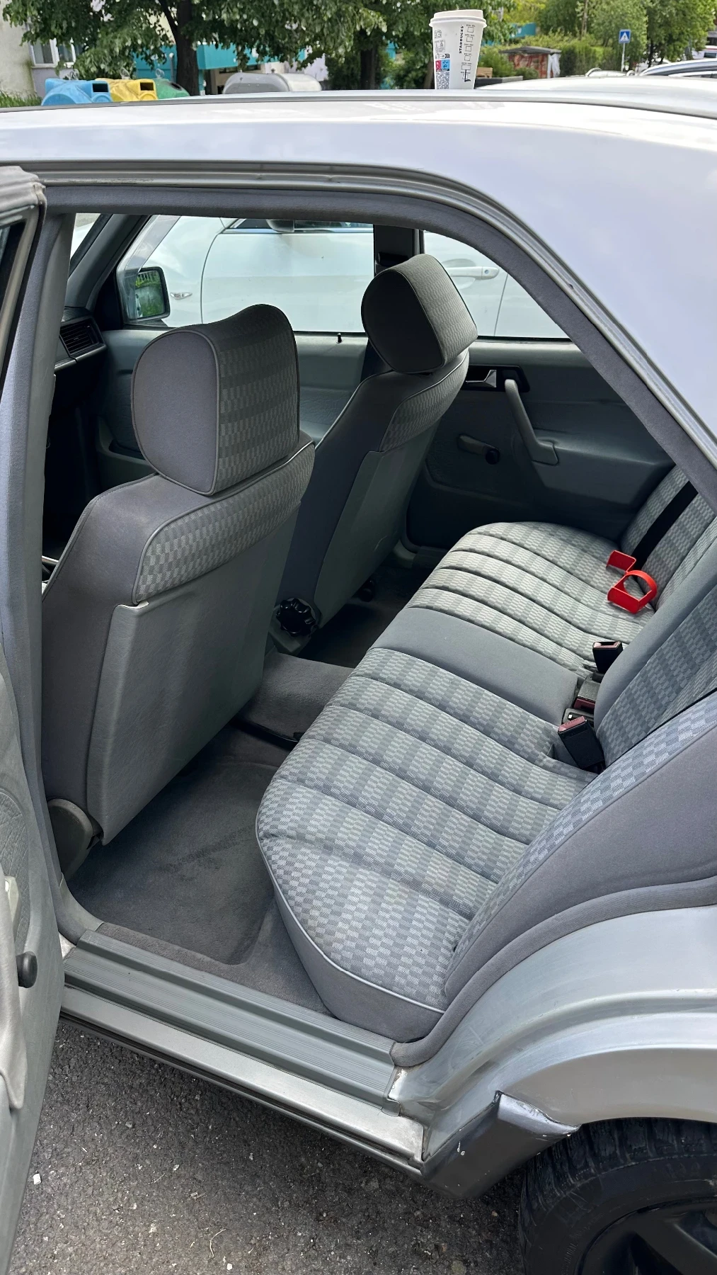 Mercedes-Benz 190, снимка 12 - Автомобили и джипове - 54554359