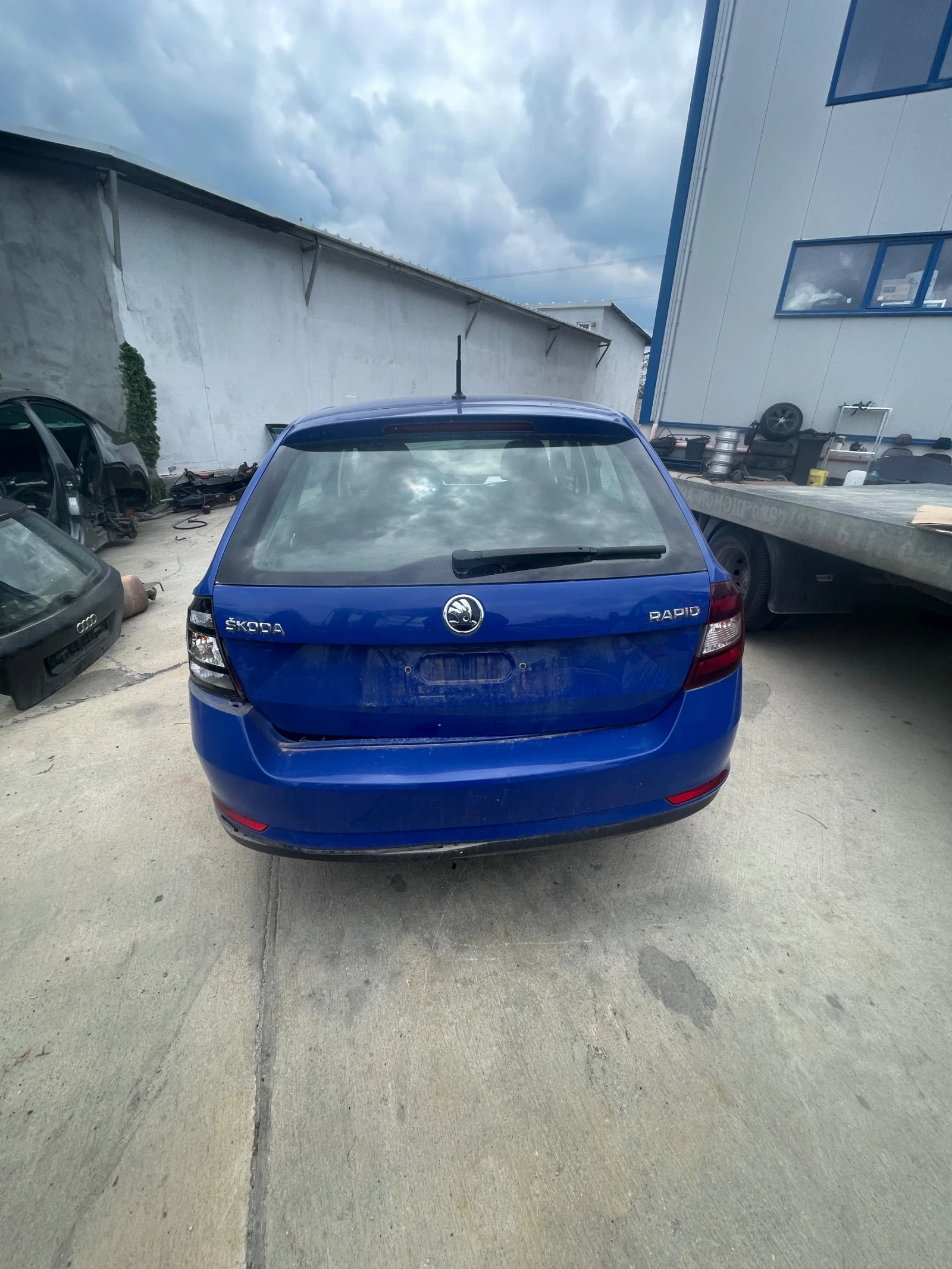 Skoda Rapid 1.0 TSi, снимка 6 - Автомобили и джипове - 54557185