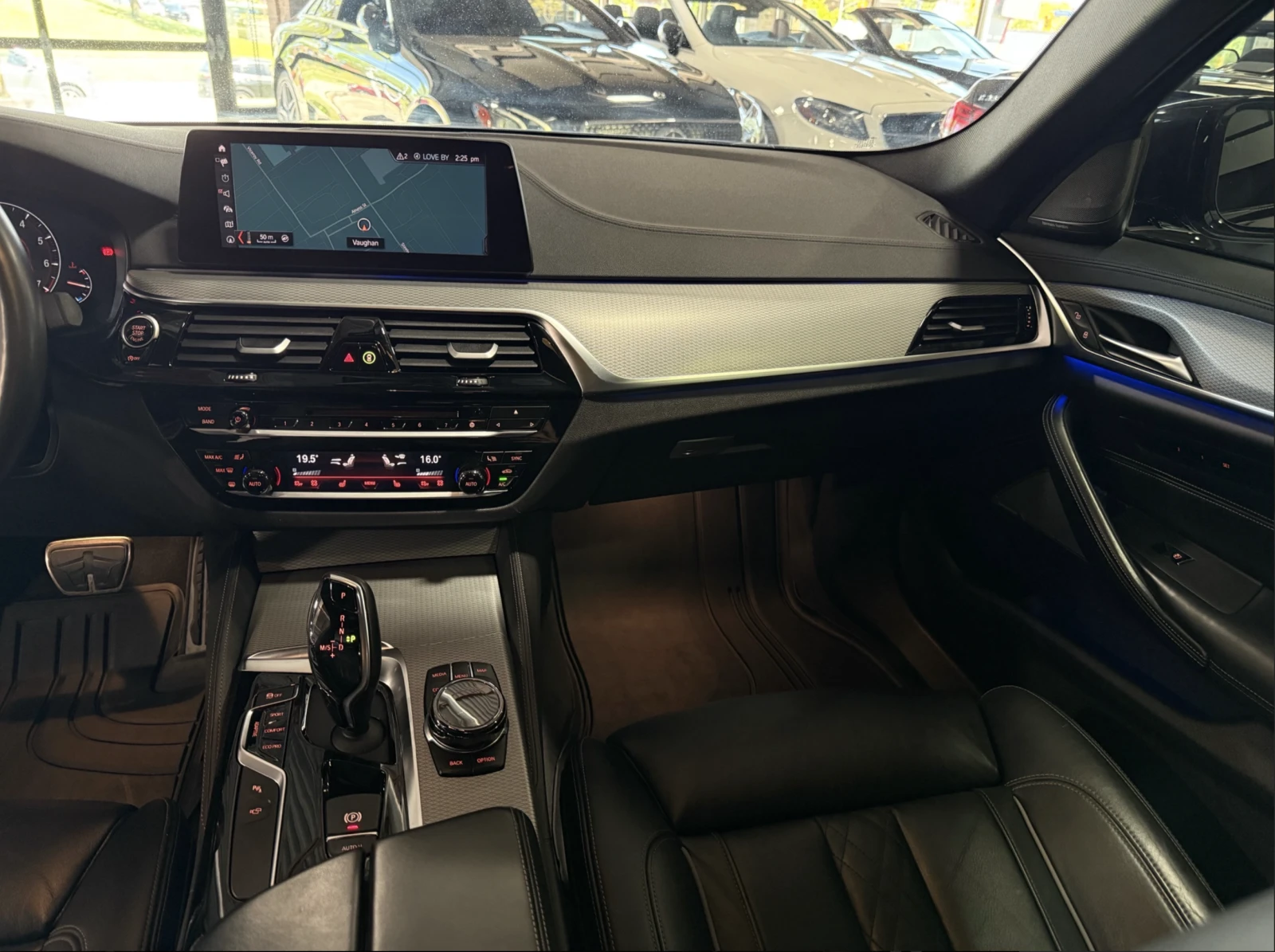 BMW 540 M SPORT INDIVIDUAL / H&K/ ОБДУХ / HEAD UP/ 360 CAM, снимка 12 - Автомобили и джипове - 54881880