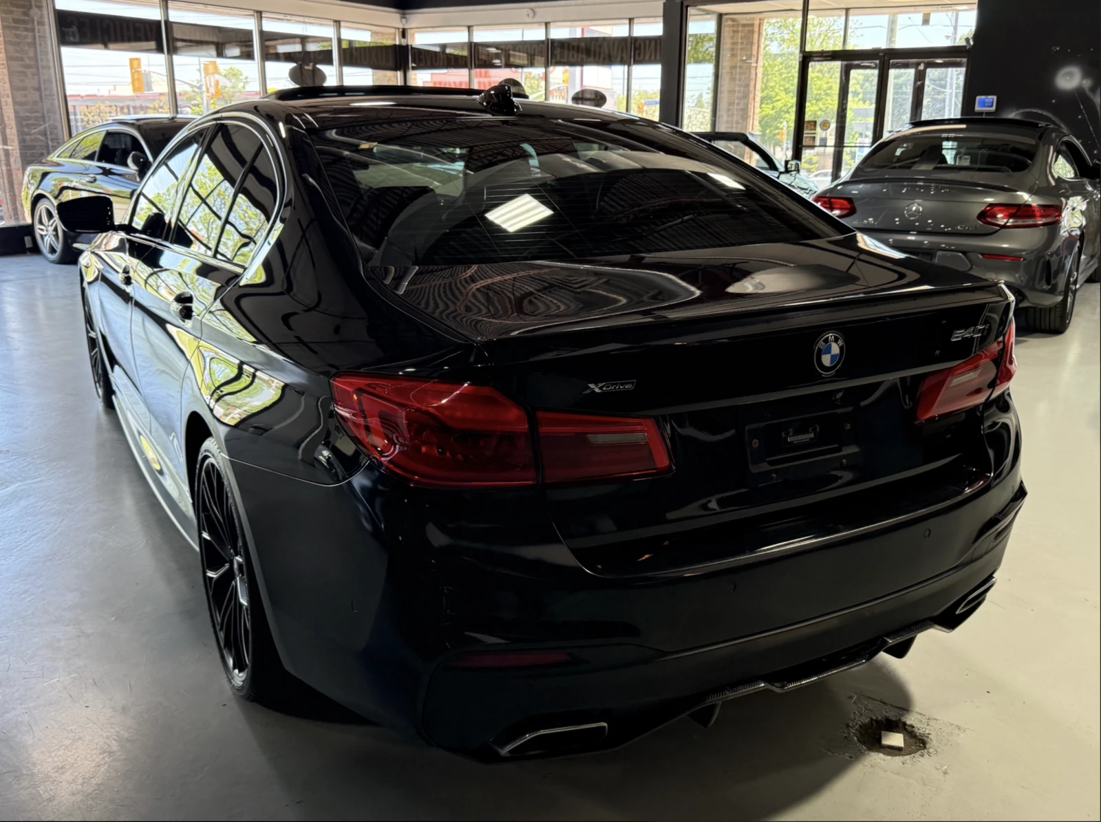 BMW 540 M SPORT INDIVIDUAL / H&K/ ОБДУХ / HEAD UP/ 360 CAM, снимка 6 - Автомобили и джипове - 54881880