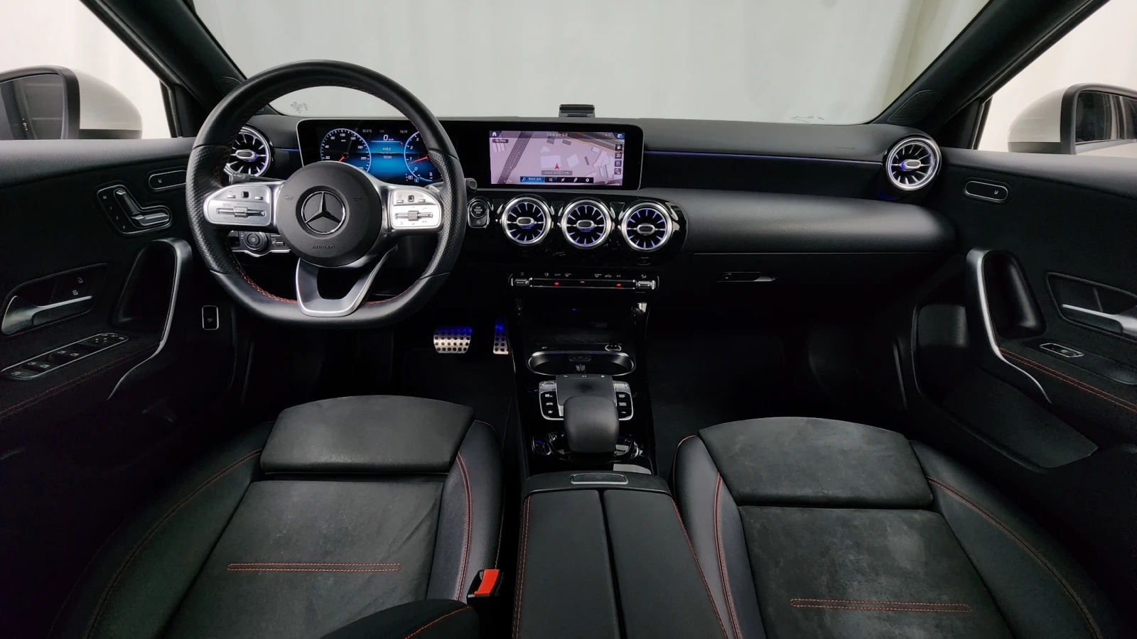 Mercedes-Benz A 220 AMG LINE/PANORAMA/360CAM#УНИКАТ# !FULL!, снимка 7 - Автомобили и джипове - 55221106