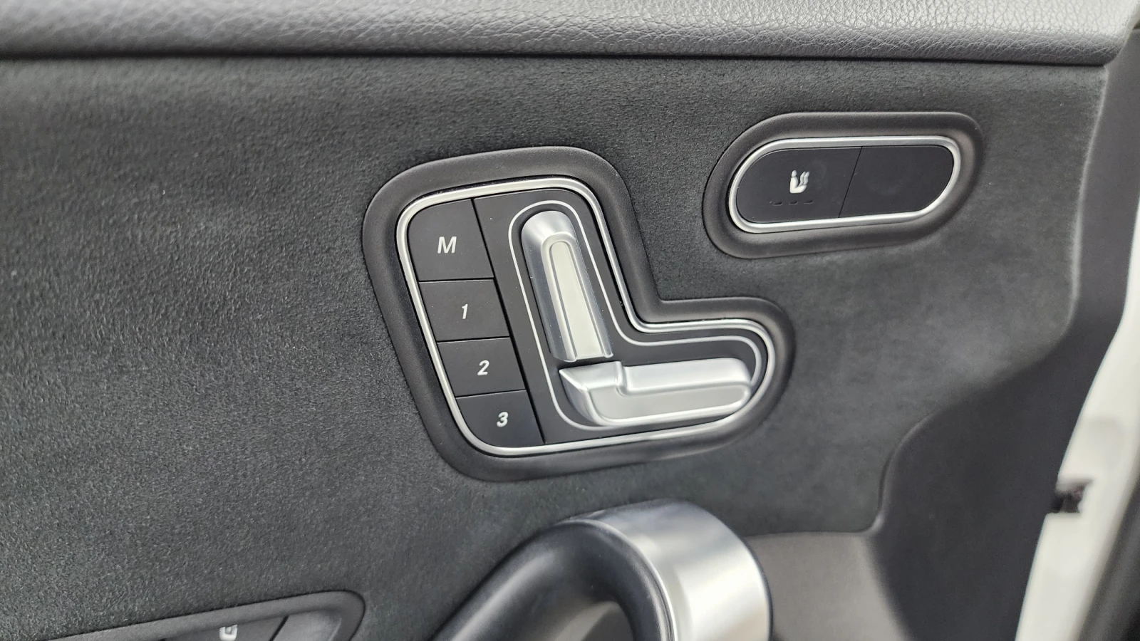 Mercedes-Benz A 220 AMG LINE/PANORAMA/360CAM#УНИКАТ# !FULL!, снимка 15 - Автомобили и джипове - 55221106