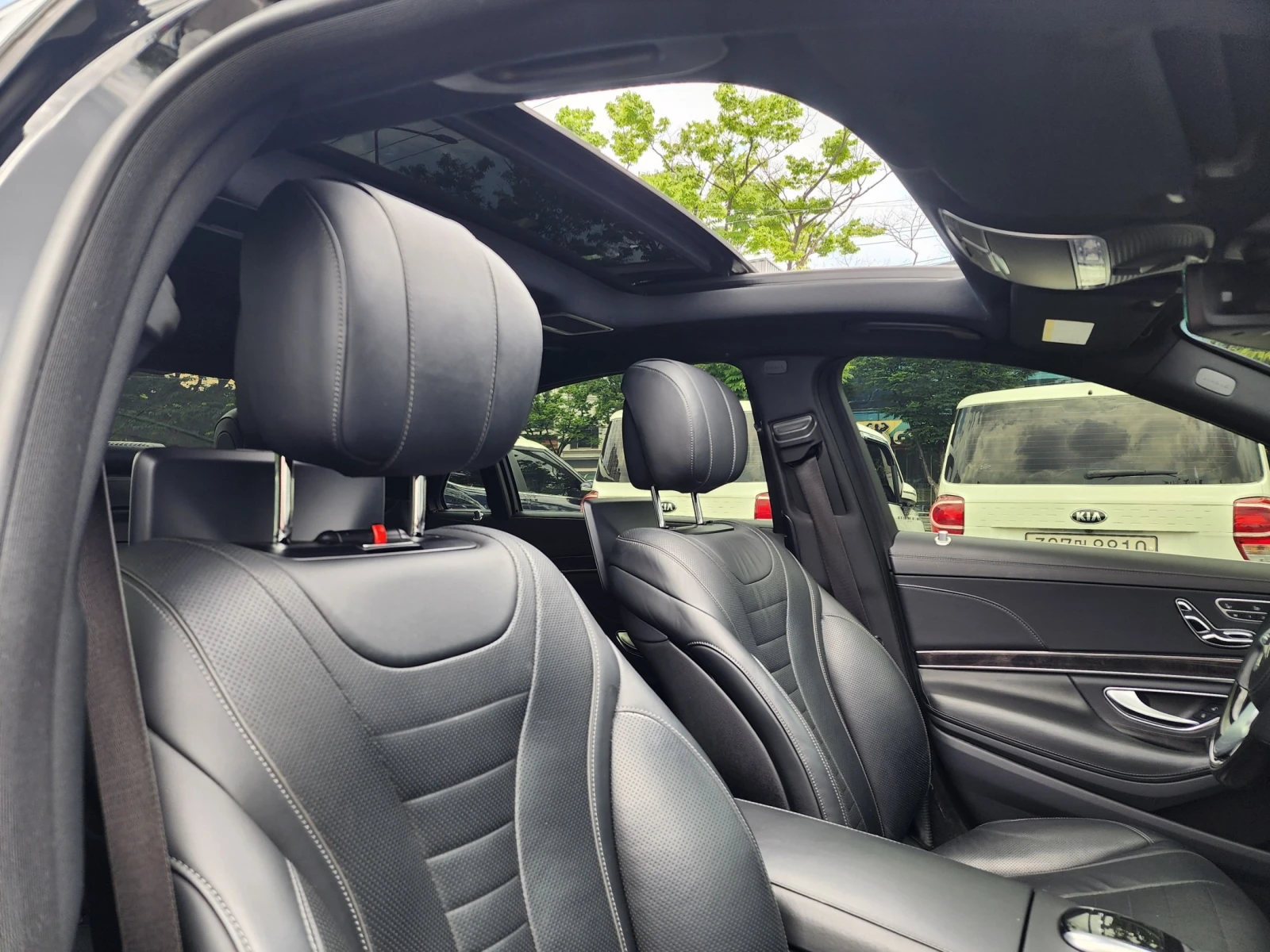 Mercedes-Benz S 400 D* Long * 4matic* Pano* Keyless, снимка 17 - Автомобили и джипове - 55245216