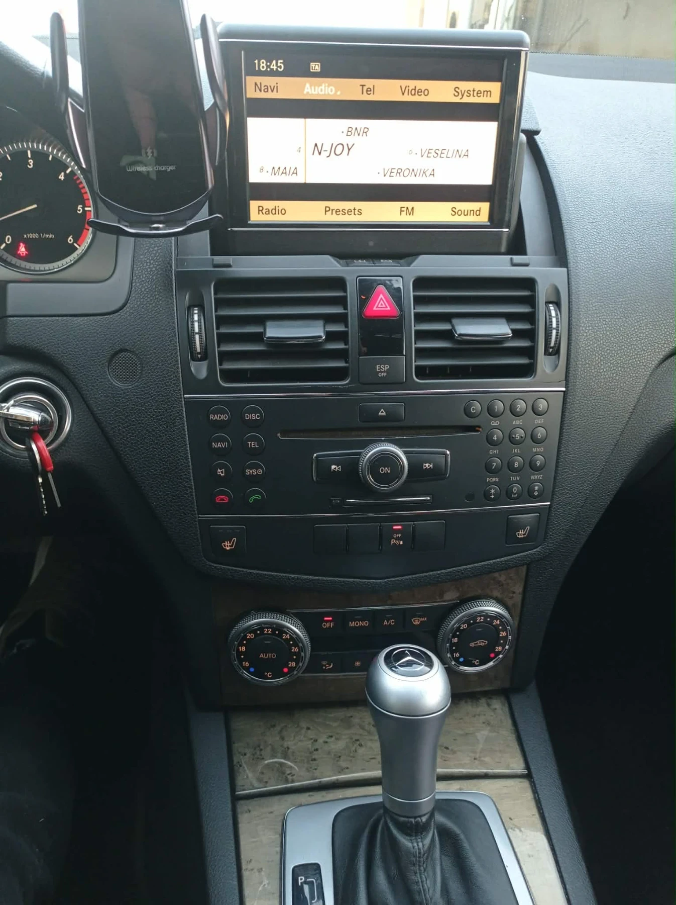 Mercedes-Benz C 320 Avangarde, снимка 6 - Автомобили и джипове - 55364371
