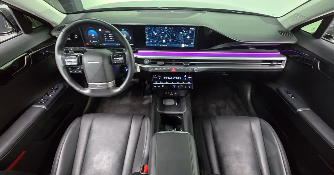 Hyundai Grandeur * Exclusive* Обдух* 360* HUD* Масаж* Pano* , снимка 4 - Автомобили и джипове - 55584391
