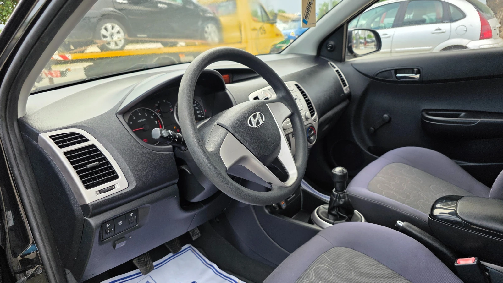 Hyundai I20 1.3i/80hp/АГУ, снимка 8 - Автомобили и джипове - 55785312